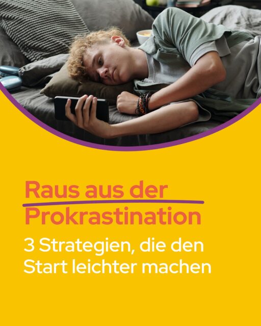 Prokrastination vermeiden heißt oft: den Start vereinfachen – nicht die ganze Aufgabe lösen.Hier sind 3 Strategien, die beim Einstieg helfen können:1. Ritual: Ein immer gleiches Mini-Programm vor dem Start (z. B. Tee + 2 Minuten Atmung).2. Plan: Startzeit, Dauer und ein konkreter Arbeitsschritt. Lieber 50% weniger einplanen und dafür dranbleiben.3. Zeitverknappung: Das Zeitfenster ist nur für diese Aufgabe. Die Qualität ist erstmal egal – Hauptsache, du machst’s.Welche Strategie klingt für dich am hilfreichsten: Ritual, Plan oder Zeitfenster?#prokrastination #produktivität #fokus #zeitmanagement #prüfungsphase #studentenwerkleipzigFotos: stock.adobe.com/ LuxeShutter24/peopleimages.com; olezzo; njbfoto; Antonioguillem; pressmaster