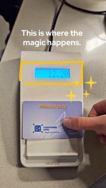 🪄 Magic moment an der MensakasseKarte auflegen – Guthaben automatisch aufladen lassen – Essen bezahlt. 🍝⚡Kein „Ups, zu wenig drauf“.Kein Extra-Aufladen vorher.Einfach bezahlen mit 🔸️AutoLoad🔸️Schon aktiviert? #MensaMoment #AutoLoad #studilife #studiumleipzig